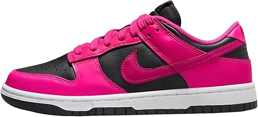 What color combinations work best with pink Dunks?