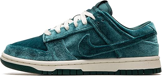 Nike Dunk Low Green Velvet 8W: A Stylish Must-Have